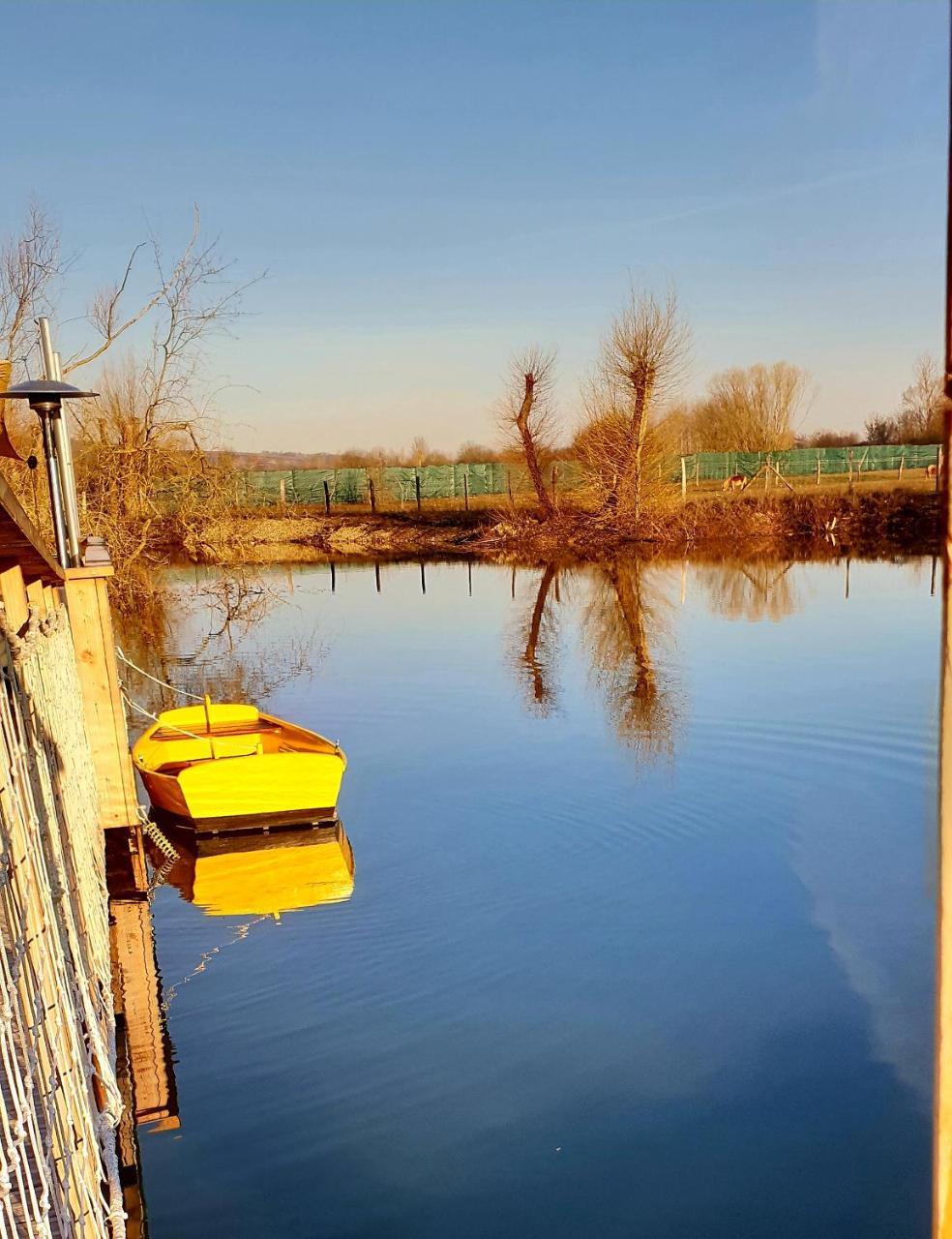 Lodges Des Grands Crus Chablis Exterior foto